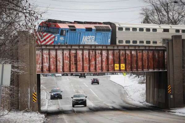 Metra train derails in Crystal Lake; no injuries reported